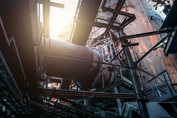 Blast furnace equipment of metallurgical factory with large iron tanks and pipes — Stock Photo, Image