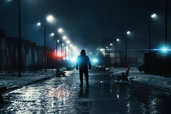 Man silhuett i dimmig gränd på natten stadspark, mystik och skräck dimmig stadsbild atmosfär, ensam förföljare eller kriminell person — Stockfoto