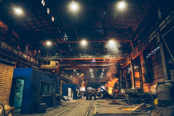 Produktie van metallurgische installaties binnen de industrie, zware industrie, ijzer- en staalindustrie — Stockfoto