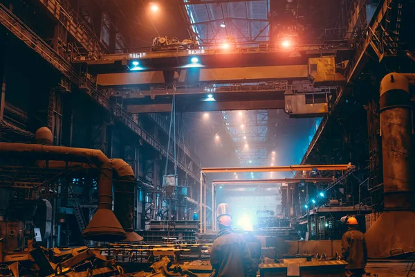 Pabrik lokakarya logam produksi bangunan di dalam interior, industri berat, pembuatan baja — Stok Foto