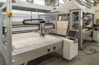 Kalıplar ve bilgisayarlı endüstriyel ekipmanlar yapmak için otomatik CNC sondaj makinesi