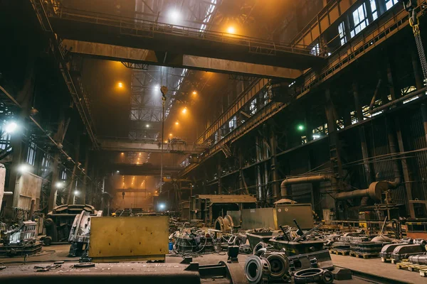 Interior industrial da fundição, moinho de aço, planta metalúrgica, indústria pesada — Fotografia de Stock