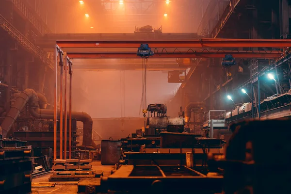 Przemysł ciężki, hutnictwo przemysłowe wnętrze hut, produkcja stali — Zdjęcie stockowe
