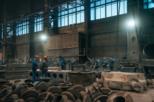 Fabbrica di produzione di industria pesante, officina metallurgica all'interno. Metallurgia produzione di prodotti siderurgici produzione — Foto Stock