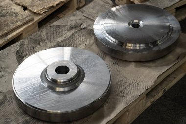 Metal işleme tesisi veya fabrikasındaki çelik ürünleri, metal işçiliği ve çelik işleme