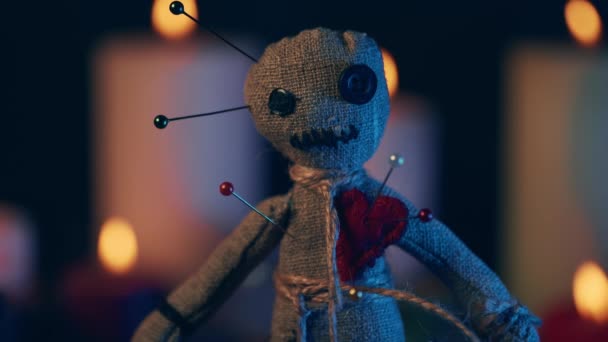 Voodoo doll close up. Scary dark magic spiritual witchcraft — Stock Video