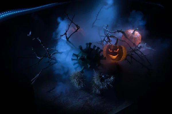 Хэллоуин Время Глобальной Пандемии Вируса Корона Светящиеся Тыквы Роман Ковида — стоковое фото