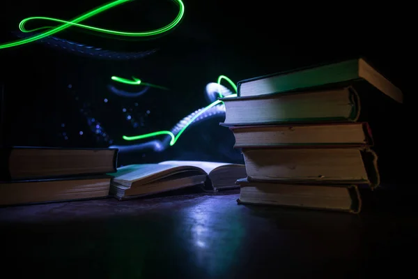 Une Pile Vieux Livres Livre Vintage Sur Table Bois Foudre — Photo