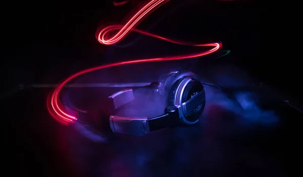 Music Club Concept Close Headphones Dark Background Colorful Light Selective — Stock Photo, Image