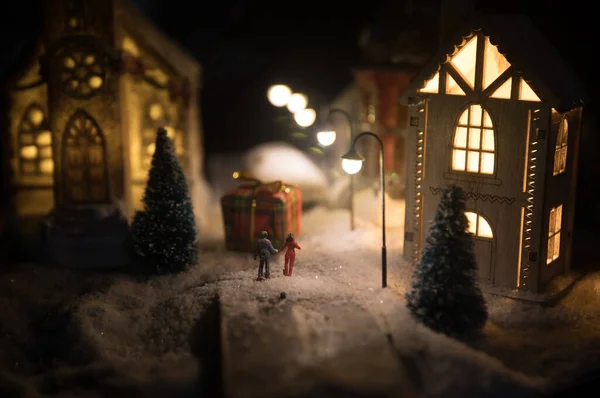 Pequeñas Casas Pequeñas Decorativas Nieve Por Noche Invierno Navidad Año — Foto de Stock