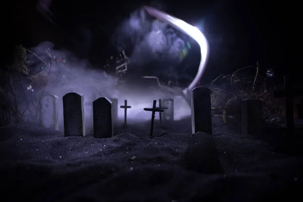 Τρομακτική Θέα Του Νεκροταφείου Μινιατούρα Νύχτα Φρίκη Απόκριες Έννοια Επιλεκτική — Φωτογραφία Αρχείου