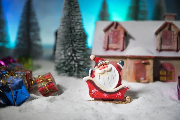 Kerst Nieuwjaarsvakantie Concept Kleine Decoratieve Schattige Huisjes Sneeuw Nachts Traditionele — Stockfoto