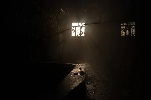 Antigua Casa Con Fantasma Bosque Por Noche Casa Del Terror — Foto de Stock
