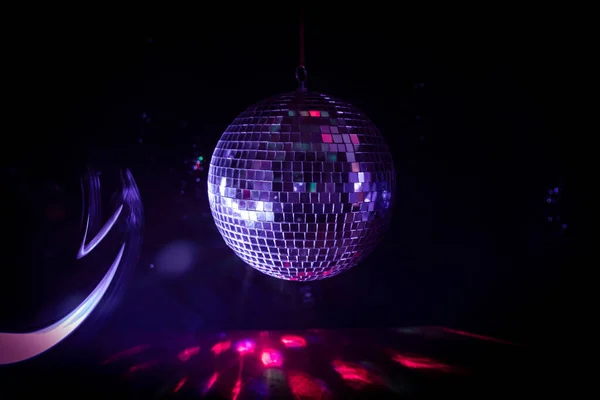 Kleurrijke Disco Spiegel Bal Lichten Nachtclub Achtergrond Feestverlichting Discobal Selectieve — Stockfoto