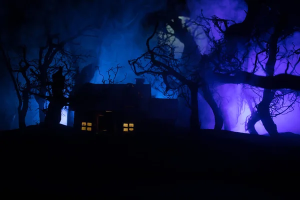 Vieille Maison Avec Fantôme Dans Forêt Nuit Maison Horreur Hantée — Photo