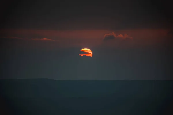 Puesta Sol Las Montañas Hora Noche Las Tierras Altas Azerbaiyán —  Fotos de Stock