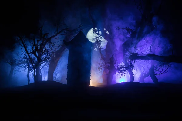 Gammalt Hus Med Ghost Skogen Natten Eller Övergiven Haunted Horror — Stockfoto