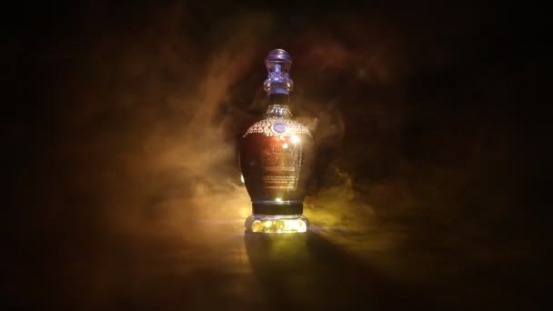 Azerbaijan Jan 2021 Bourge Vodka 프랑스 생산되는 보드카 브랜드이다 어두운 — 비디오