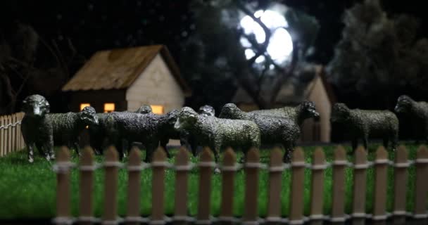 Schafe Auf Dem Hof Lebenskonzept Bauernhof Dorf Dekorative Spielzeugfiguren Bei — Stockvideo