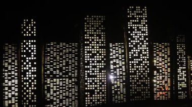 Çizgi film tarzı şehir binaları. Gerçekçi şehir ışıklarla minyatürler inşa ediyor. Geçmişi. Dekoratif şehir. Seçici odak