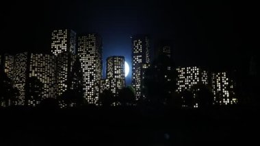 Çizgi film tarzı şehir binaları. Gerçekçi şehir ışıklarla minyatürler inşa ediyor. Geçmişi. Dekoratif şehir. Seçici odak