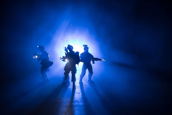Полиция Борьбе Беспорядками Подает Сигнал Готовой Концепция Государственной Власти Полиция — стоковое фото