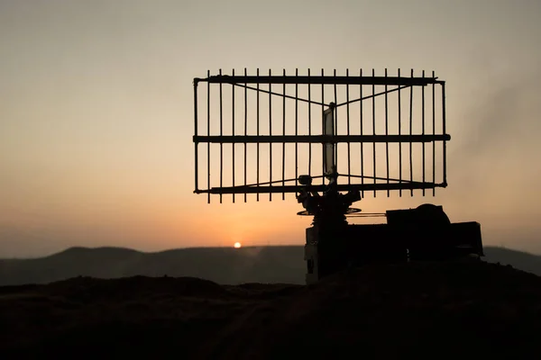 Decoração Arte Criativa Silhueta Antena Radar Defesa Aérea Durante Pôr — Fotografia de Stock