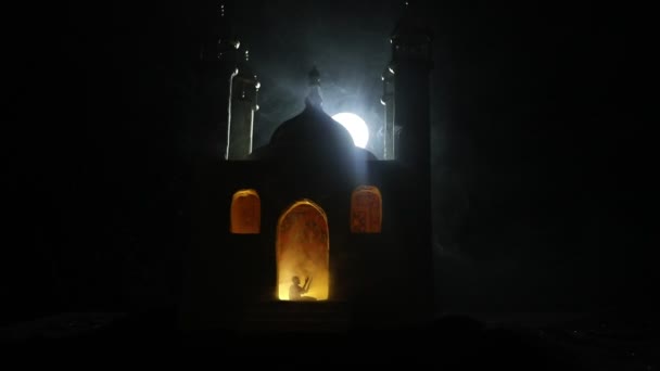Sziluett Mecset Épület Tónusos Ködös Háttér Ramadan Kareem Háttere Reális — Stock videók