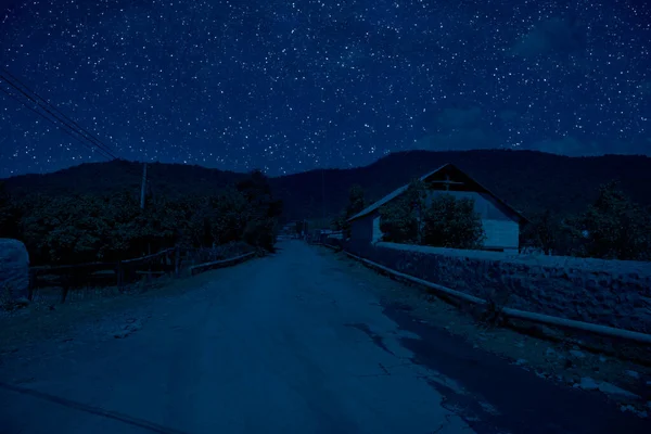 Starý Dům Duchem Lese Mlhavé Noci Nebo Noční Scéně Domem — Stock fotografie