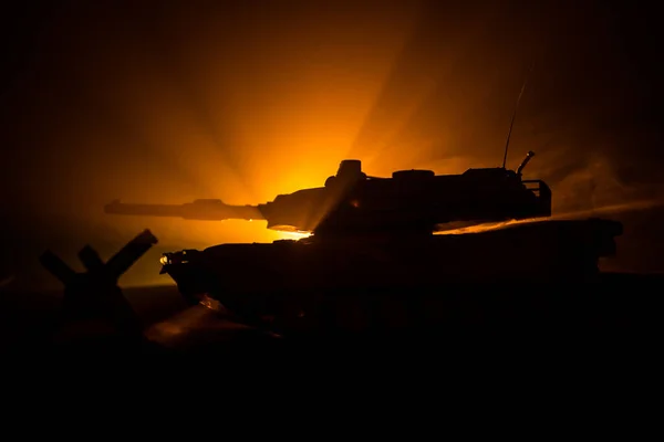 War Concept Armored Vehicle Silhouette Fighting Scene War Foggy Sky — Stock Photo, Image