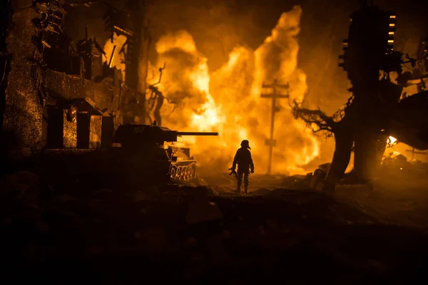 Concepto Guerra Siluetas Militares Que Luchan Escena Fondo Del Cielo — Foto de Stock