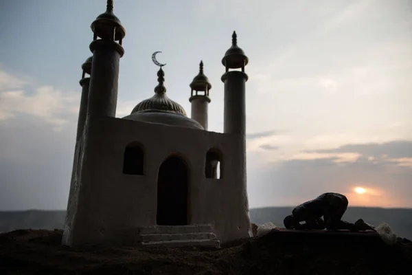 Una Moschea Realistica Miniatura Con Finestre Notte Biglietto Auguri Festivo — Foto Stock