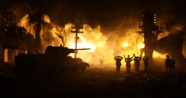 Έννοια Πολέμου Στρατιωτικές Σιλουέτες Καταπολέμηση Σκηνή Στο Φόντο Ομίχλη Του — Αρχείο Βίντεο