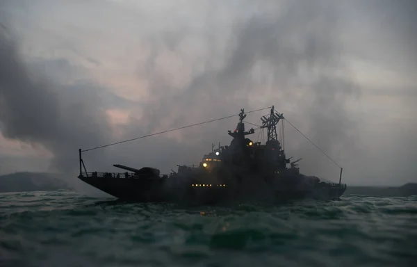Conceito Guerra Cena Batalha Noturna Mar Efeito Dramático Nuvens Tonificadas — Fotografia de Stock