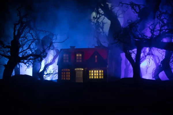 Antigua Casa Con Fantasma Bosque Por Noche Casa Terror Embrujada — Foto de Stock