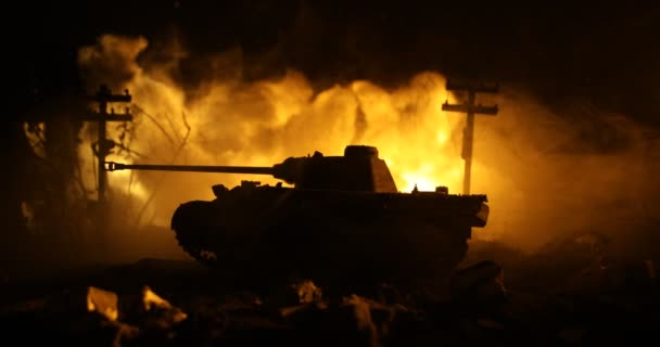 Conceito Guerra Silhuetas Militares Lutando Cena Fundo Céu Nevoeiro Guerra — Vídeo de Stock