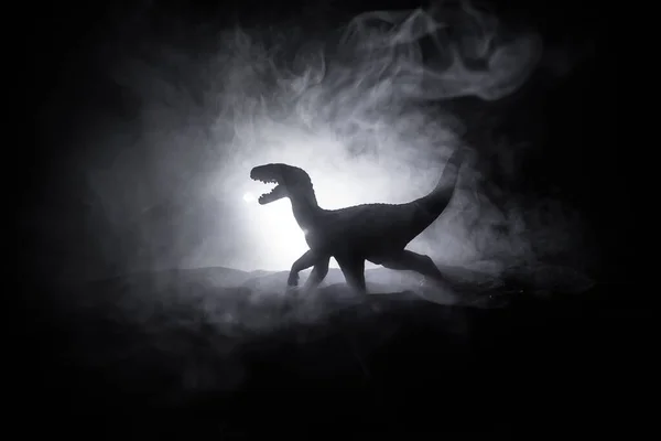 Silhouette Dinosaure Géant Dans Nuit Brumeuse Décoration Créative Avec Petite — Photo