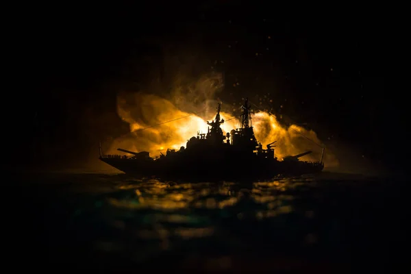 Conceito Guerra Cena Batalha Noturna Mar Efeito Dramático Nuvens Tonificadas — Fotografia de Stock