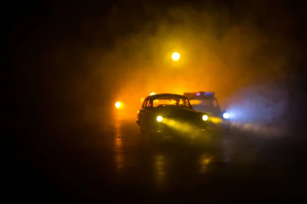 Voiture Police Pourchassant Une Voiture Nuit Avec Fond Brouillard 911 — Photo