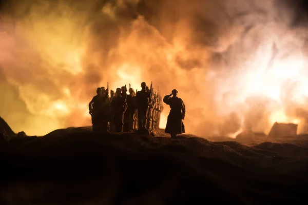 Kriegskonzept Militärische Silhouetten Kampfszene Auf Kriegsnebel Himmel Hintergrund Weltkriegssoldaten Silhouette — Stockfoto