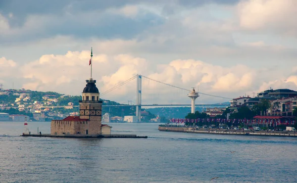 Ιστανβουλ Τουρκια 2021 Cityscape Της Κωνσταντινούπολης Βράδυ Θέα Στη Θάλασσα — Φωτογραφία Αρχείου