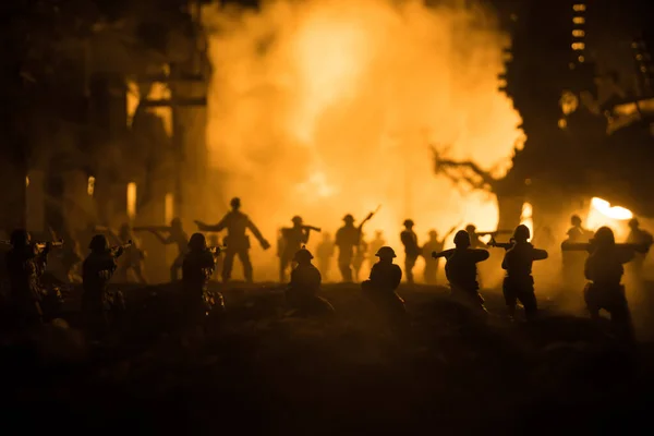 Kriegskonzept Militärische Silhouetten Kampfszene Auf Kriegsnebel Himmel Hintergrund Weltkriegssoldaten Silhouette — Stockfoto