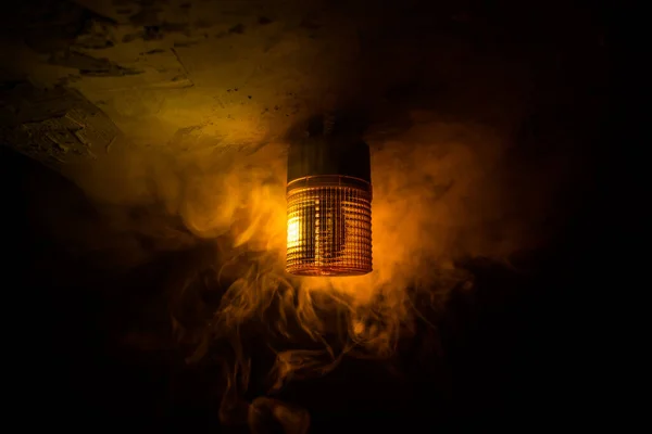 Notbeleuchtung Der Fabrik Warnlicht Orangefarbene Sirene Betonwand Drehsirene — Stockfoto