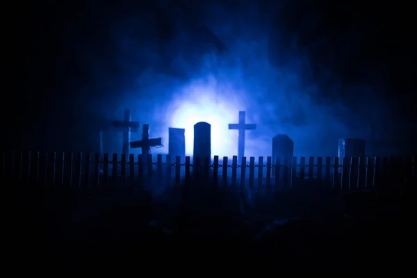 Τρομακτική Θέα Του Νεκροταφείου Μινιατούρα Νύχτα Φρίκη Απόκριες Έννοια Επιλεκτική — Φωτογραφία Αρχείου