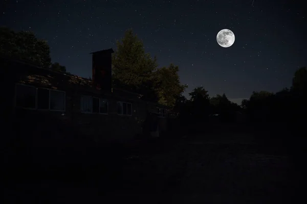 Casa Veche Fantomă Pădure Noaptea Sau Casa Groază Bântuită Abandonată — Fotografie, imagine de stoc