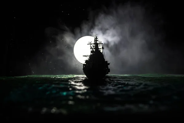 Savaş Konsepti Denizde Gece Savaşı Sahnesi Dramatik Dekoratif Etkisi Gece — Stok fotoğraf