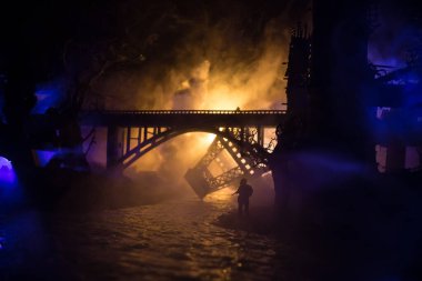 Nükleer savaş konsepti. Nükleer bomba patlaması. Bombalamadan sonra şehir merkezinin kıyamet manzarası. Gece sahnesi. Şehir savaş yüzünden yok oldu..