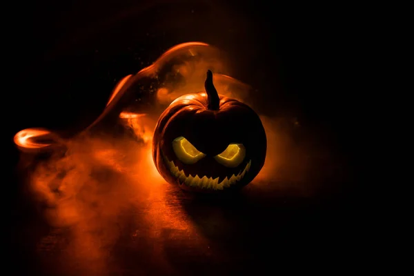 Halloween Pumpa Leende Och Skrämmande Ögon För Fest Kväll Närbild — Stockfoto