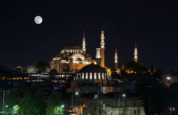 Stanbul Alacakaranlıkta Dolunay Altında Ayasofya Gece Işıkları Uzun Pozlu Çekim — Stok fotoğraf