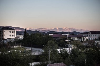 Khankendi, Azerbaycan - 28.10.2024: Khankendi Şehri 'nin Manzarası, Azerbaycan: Dağlar Arasında Yuvalanmış Şehrin Bir Bakışı